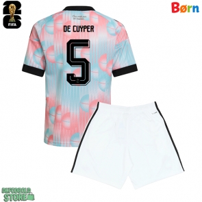 Belgien Maxim De Cuyper #5 Replika Babytøj Udebanesæt Børn VM 2026 Kortærmet (+ Korte bukser)